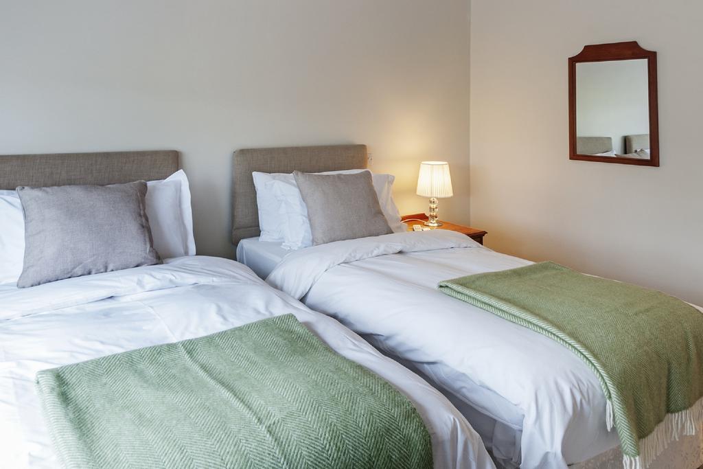 Hurtwood Hotel Peaslake Eksteriør billede